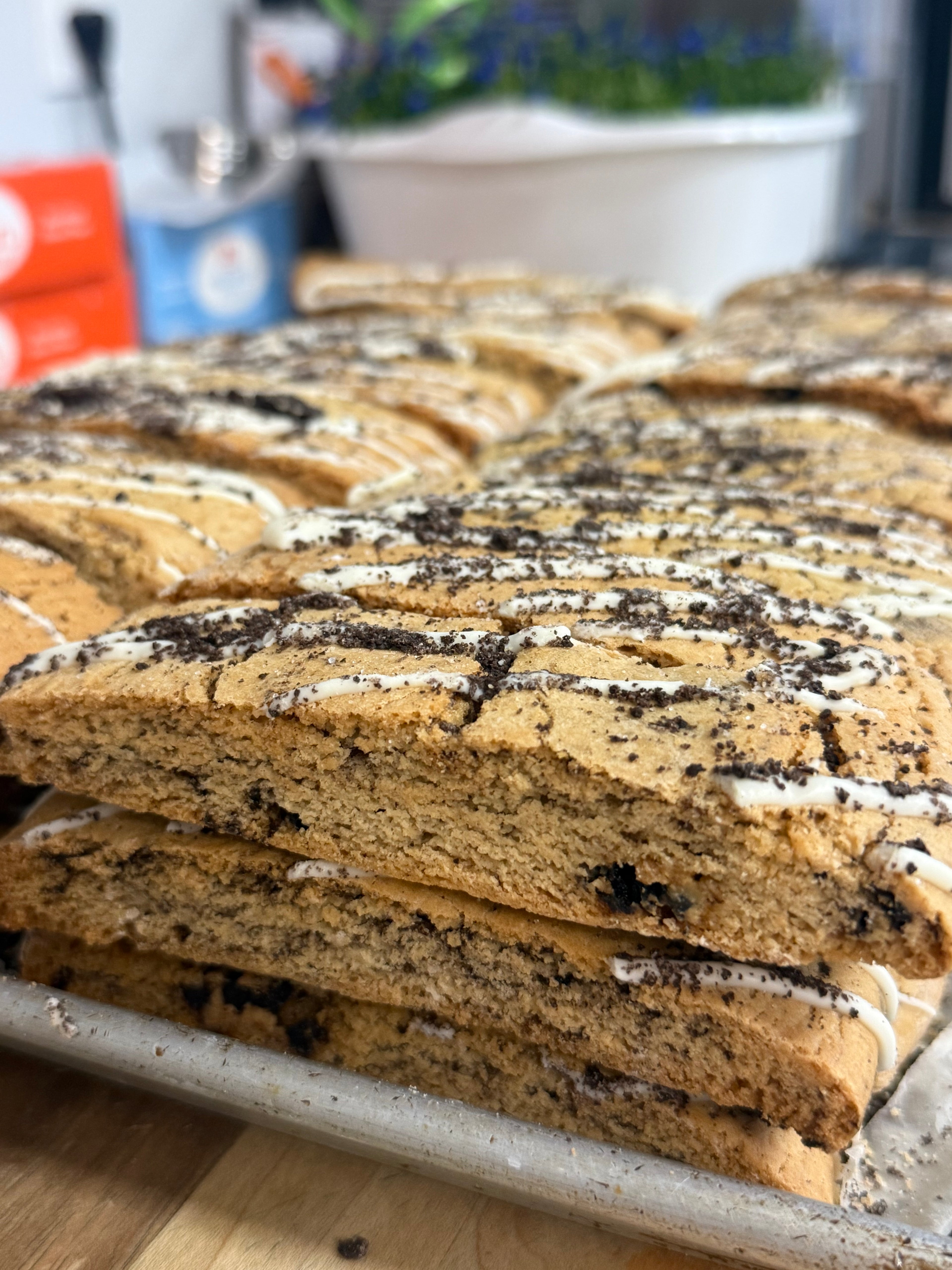 1 Lb. Cookies & Cream