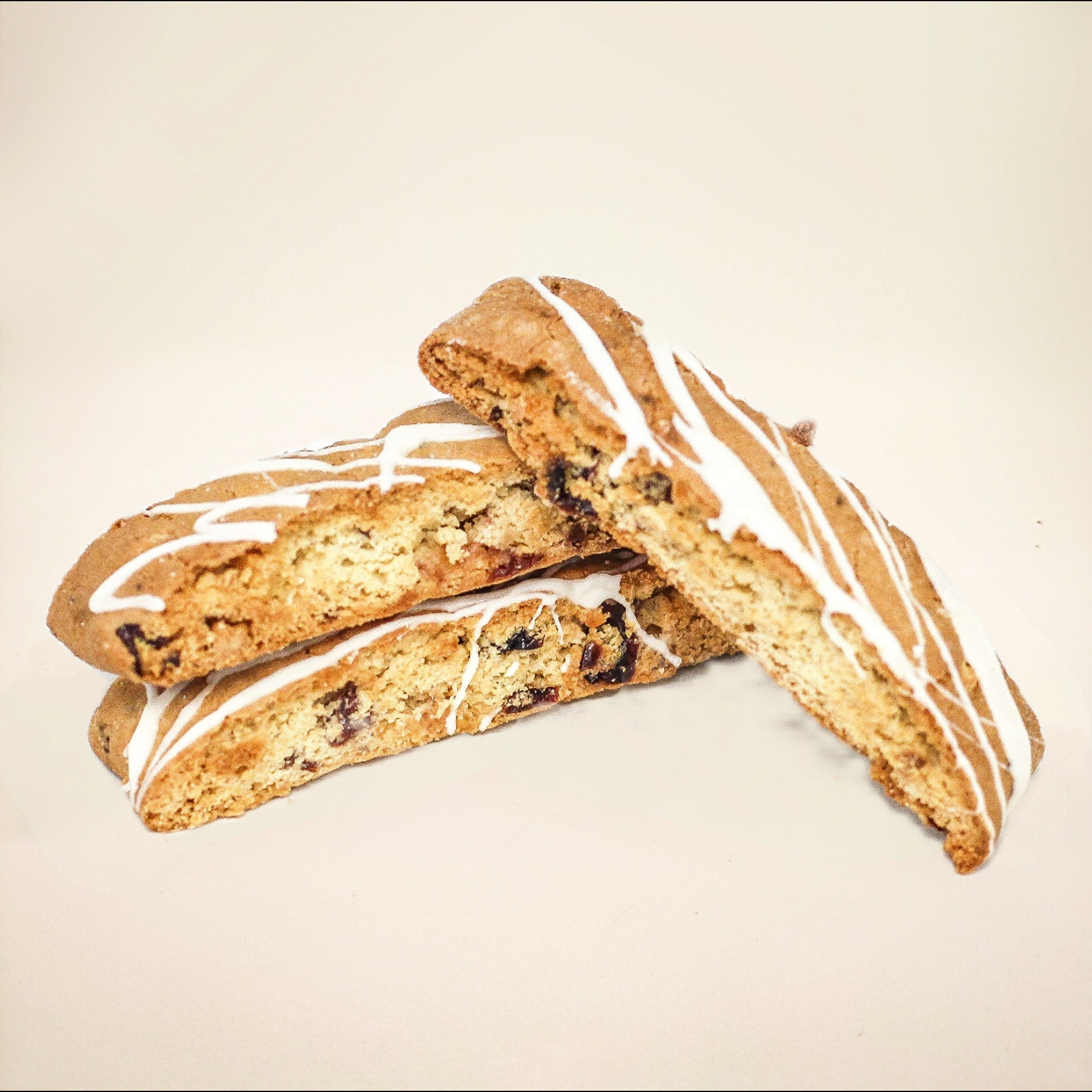cranberry white chocolate chip biscotti cookie